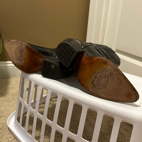 Women’s Corral Black with Bronze Cowboy Boots - Picture 4 of 8